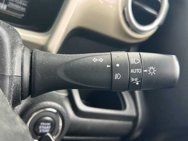 スズキ クロスビー HYBRID MZ 沖縄県 2022(令4)年 2.9万km 黒Ⅱ 社外ナビ・TV・Bluetooth・CD・DVD/バックカメラ/ETC/ドライブレコーダー/オートライト/衝突軽減システム/コーナーセンサー/クルーズコントロール/シートヒーター/純正アルミ/ステアリングスイッチ/ウィンカーミラー/革巻きステアリング/電動格納ミラー/LEDヘッドライト