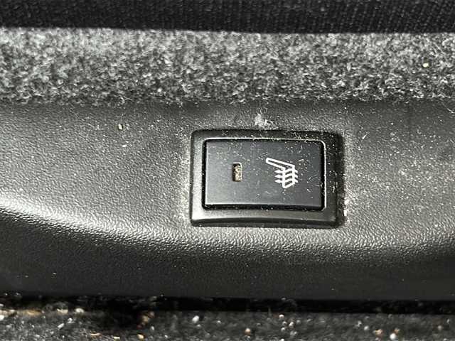 スズキ クロスビー HYBRID MZ 沖縄県 2022(令4)年 2.9万km 黒Ⅱ 社外ナビ・TV・Bluetooth・CD・DVD/バックカメラ/ETC/ドライブレコーダー/オートライト/衝突軽減システム/コーナーセンサー/クルーズコントロール/シートヒーター/純正アルミ/ステアリングスイッチ/ウィンカーミラー/革巻きステアリング/電動格納ミラー/LEDヘッドライト