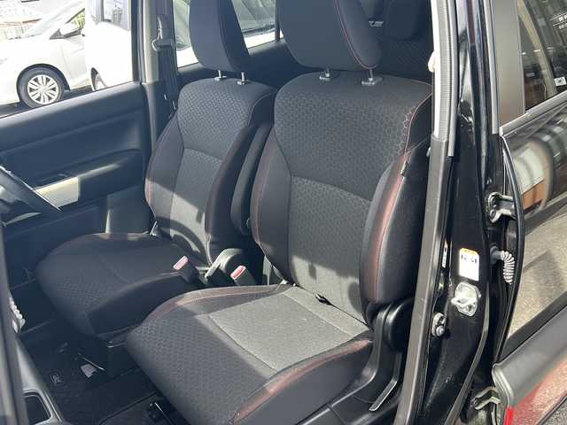 スズキ クロスビー HYBRID MZ 沖縄県 2022(令4)年 2.9万km 黒Ⅱ 社外ナビ・TV・Bluetooth・CD・DVD/バックカメラ/ETC/ドライブレコーダー/オートライト/衝突軽減システム/コーナーセンサー/クルーズコントロール/シートヒーター/純正アルミ/ステアリングスイッチ/ウィンカーミラー/革巻きステアリング/電動格納ミラー/LEDヘッドライト