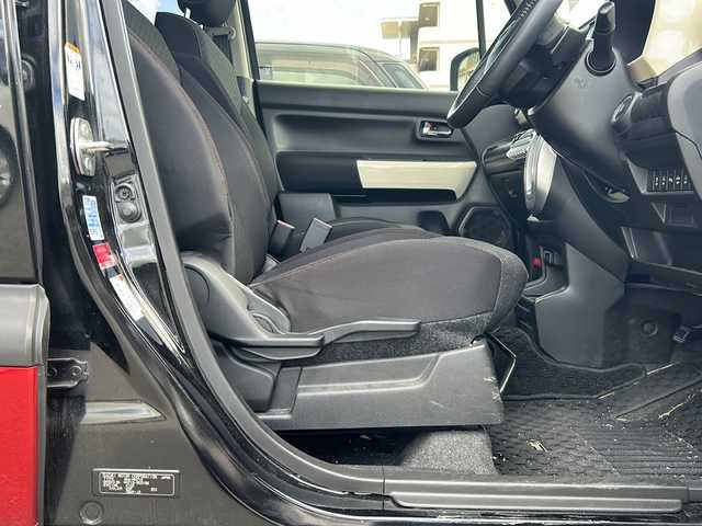 スズキ クロスビー HYBRID MZ 沖縄県 2022(令4)年 2.9万km 黒Ⅱ 社外ナビ・TV・Bluetooth・CD・DVD/バックカメラ/ETC/ドライブレコーダー/オートライト/衝突軽減システム/コーナーセンサー/クルーズコントロール/シートヒーター/純正アルミ/ステアリングスイッチ/ウィンカーミラー/革巻きステアリング/電動格納ミラー/LEDヘッドライト