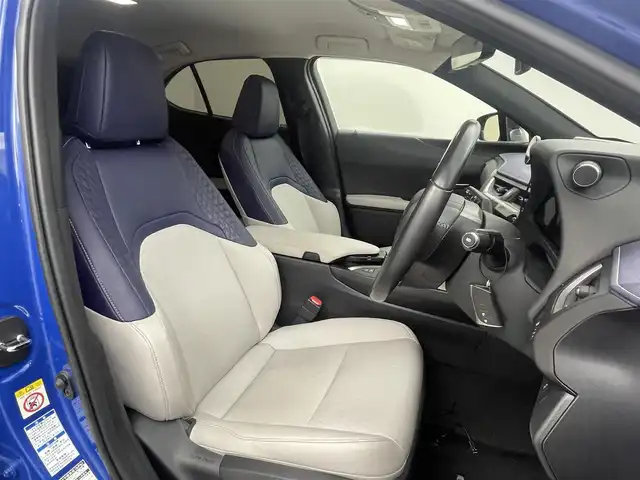 レクサス ＵＸ 250h バージョンC 埼玉県 2018(平30)年 2.9万km セレスティアルブルーガラスフレーク メーカーナビ　パノラミックビューモニター　ＢＳＭ　ビルトインＥＴＣ２．０　前後ドライブレコーダー　セーフティシステムプラス　レーダークルーズ　ステアリングヒーター　シートヒーター　メモリシート　ＬＥＤ