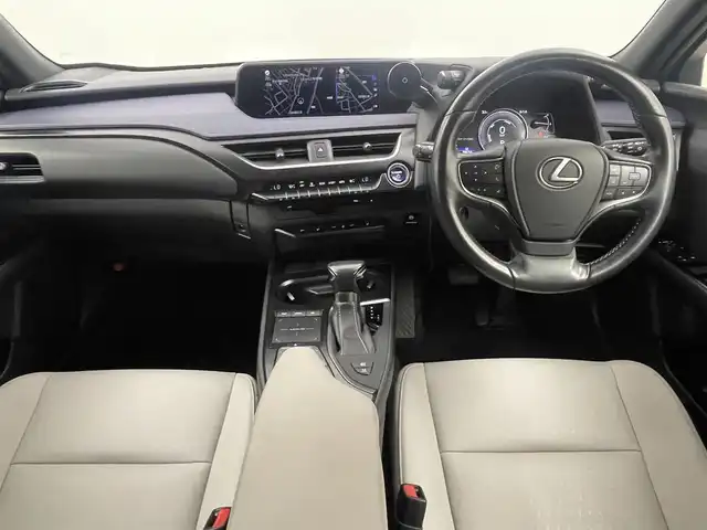 レクサス ＵＸ 250h バージョンC 埼玉県 2018(平30)年 2.9万km セレスティアルブルーガラスフレーク メーカーナビ　パノラミックビューモニター　ＢＳＭ　ビルトインＥＴＣ２．０　前後ドライブレコーダー　セーフティシステムプラス　レーダークルーズ　ステアリングヒーター　シートヒーター　メモリシート　ＬＥＤ