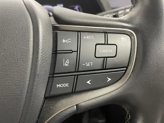 レクサス ＵＸ 250h バージョンC 埼玉県 2018(平30)年 2.9万km セレスティアルブルーガラスフレーク メーカーナビ　パノラミックビューモニター　ＢＳＭ　ビルトインＥＴＣ２．０　前後ドライブレコーダー　セーフティシステムプラス　レーダークルーズ　ステアリングヒーター　シートヒーター　メモリシート　ＬＥＤ