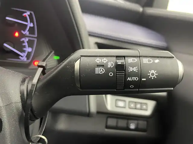 レクサス ＵＸ 250h バージョンC 埼玉県 2018(平30)年 2.9万km セレスティアルブルーガラスフレーク メーカーナビ　パノラミックビューモニター　ＢＳＭ　ビルトインＥＴＣ２．０　前後ドライブレコーダー　セーフティシステムプラス　レーダークルーズ　ステアリングヒーター　シートヒーター　メモリシート　ＬＥＤ