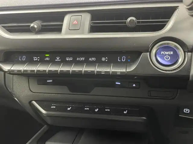 レクサス ＵＸ 250h バージョンC 埼玉県 2018(平30)年 2.9万km セレスティアルブルーガラスフレーク メーカーナビ　パノラミックビューモニター　ＢＳＭ　ビルトインＥＴＣ２．０　前後ドライブレコーダー　セーフティシステムプラス　レーダークルーズ　ステアリングヒーター　シートヒーター　メモリシート　ＬＥＤ