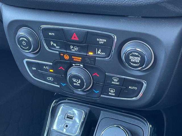 クライスラー・ジープ ジープ コンパス リミテッド 埼玉県 2020(令2)年 2.4万km ブリリアントブラッククリスタル ワンオーナー/黒革シート/アダプティブクルーズコントロール/純正メモリーナビ/(Bluetooth/USB/フルセグ)/バックカメラ/Ａｐｐｌｅ　Ｃａｒ　Ｐｌａｙ/ブラインドスポットモニター/シートヒーター/パークアシスト/クリアランスソナー/ＥＴＣ