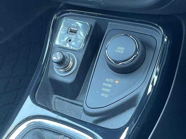 クライスラー・ジープ ジープ コンパス リミテッド 埼玉県 2020(令2)年 2.4万km ブリリアントブラッククリスタル ワンオーナー/黒革シート/アダプティブクルーズコントロール/純正メモリーナビ/(Bluetooth/USB/フルセグ)/バックカメラ/Ａｐｐｌｅ　Ｃａｒ　Ｐｌａｙ/ブラインドスポットモニター/シートヒーター/パークアシスト/クリアランスソナー/ＥＴＣ