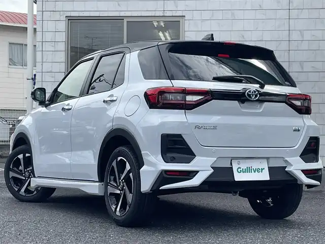 トヨタ ライズ Z 福岡県 2025(令7)年 0.1千km ブラックマイカメタリック/シャイニングホワイトパール ライズHV/登録時12km/ワンオーナー/モデリスタエアロ(フロント/サイド/リヤ)/2トーン(ブラックマイカメタリック/シャイニングホワイトパール)/純正9インチディスプレイオーディオ/　(AM/FM/Bluetooth/Android Auto/Apple CarPlay/フルセグTVキット)/パノラミックビューモニター/バック/フロント/サイドカメラ/スマートアシスト/・衝突警報/・衝突回避支援ブレーキ/・ブレーキ制御付誤発進抑制/・車線逸脱警報/・車線逸脱抑制制御/・路側逸脱警報/・ふらつき警報/・先行車発進お知らせ/・標識認識/・全車速追従機能/・レーンキープコントロール/ブラインドスポットモニター/コーナーセンサー/オートライト/リヤフォグランプ/純正17インチアルミホイール/革巻ステアリング/ステアリングスイッチ/シートヒーター(D/N)/USB端子×3/アクセサリーソケット/ISOFIX/スペアキー×1/保証書/取扱説明書/ナビ取扱説明書