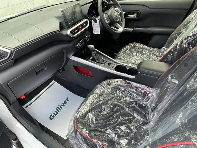 トヨタ ライズ Z 福岡県 2025(令7)年 0.1千km ブラックマイカメタリック/シャイニングホワイトパール ライズHV/登録時12km/ワンオーナー/モデリスタエアロ(フロント/サイド/リヤ)/2トーン(ブラックマイカメタリック/シャイニングホワイトパール)/純正9インチディスプレイオーディオ/　(AM/FM/Bluetooth/Android Auto/Apple CarPlay/フルセグTVキット)/パノラミックビューモニター/バック/フロント/サイドカメラ/スマートアシスト/・衝突警報/・衝突回避支援ブレーキ/・ブレーキ制御付誤発進抑制/・車線逸脱警報/・車線逸脱抑制制御/・路側逸脱警報/・ふらつき警報/・先行車発進お知らせ/・標識認識/・全車速追従機能/・レーンキープコントロール/ブラインドスポットモニター/コーナーセンサー/オートライト/リヤフォグランプ/純正17インチアルミホイール/革巻ステアリング/ステアリングスイッチ/シートヒーター(D/N)/USB端子×3/アクセサリーソケット/ISOFIX/スペアキー×1/保証書/取扱説明書/ナビ取扱説明書