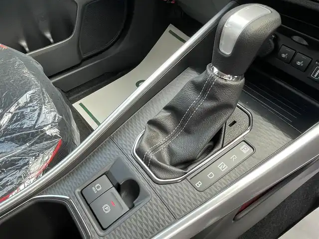 トヨタ ライズ Z 福岡県 2025(令7)年 0.1千km ブラックマイカメタリック/シャイニングホワイトパール ライズHV/登録時12km/ワンオーナー/モデリスタエアロ(フロント/サイド/リヤ)/2トーン(ブラックマイカメタリック/シャイニングホワイトパール)/純正9インチディスプレイオーディオ/　(AM/FM/Bluetooth/Android Auto/Apple CarPlay/フルセグTVキット)/パノラミックビューモニター/バック/フロント/サイドカメラ/スマートアシスト/・衝突警報/・衝突回避支援ブレーキ/・ブレーキ制御付誤発進抑制/・車線逸脱警報/・車線逸脱抑制制御/・路側逸脱警報/・ふらつき警報/・先行車発進お知らせ/・標識認識/・全車速追従機能/・レーンキープコントロール/ブラインドスポットモニター/コーナーセンサー/オートライト/リヤフォグランプ/純正17インチアルミホイール/革巻ステアリング/ステアリングスイッチ/シートヒーター(D/N)/USB端子×3/アクセサリーソケット/ISOFIX/スペアキー×1/保証書/取扱説明書/ナビ取扱説明書