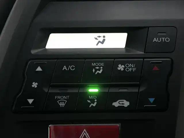 ホンダ Ｓ６６０ β 兵庫県 2015(平27)年 3.6万km プレミアムスターホワイトP 社外ポータブルナビ/バックカメラ/ETC/AM/FM/AUS/USB/ステアリングスイッチ/パドルシフト/プッシュスタート/純正フロアマット/純正アルミホイール/スマートキー/パワーステアリング/パワーウィンドウ/LEDヘッドライト/横滑り防止装置/衝突被害軽減システム