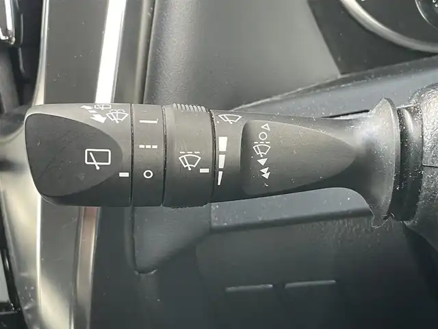 トヨタ ヴェルファイア Z 千葉県 2016(平28)年 5.8万km ホワイトパールクリスタルシャイン 安全機能/・衝突軽減ブレーキ/レーンキープアシスト/・レーダークルーズコントロール/クリアランスソナー/アルパイン9インチナビ(X9V)/・フルセグ/BT/DVD/CD/アルパインフリップダウンモニター/バックカメラ/ETC/両側パワースライドドア/LEDヘッドライト/オートライト/フォグライト(社外)/スマートキー/プッシュスタート/社外ステアリング/純正フロアマット/サイドバイザー