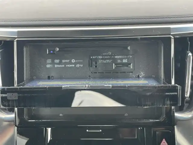 トヨタ ヴェルファイア Z 千葉県 2016(平28)年 5.8万km ホワイトパールクリスタルシャイン 安全機能/・衝突軽減ブレーキ/レーンキープアシスト/・レーダークルーズコントロール/クリアランスソナー/アルパイン9インチナビ(X9V)/・フルセグ/BT/DVD/CD/アルパインフリップダウンモニター/バックカメラ/ETC/両側パワースライドドア/LEDヘッドライト/オートライト/フォグライト(社外)/スマートキー/プッシュスタート/社外ステアリング/純正フロアマット/サイドバイザー