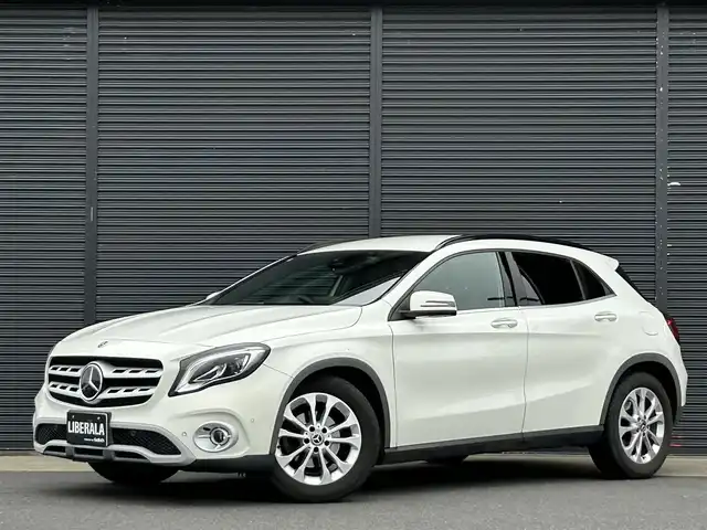 メルセデス・ベンツ ＧＬＡ１８０ 茨城県 2017(平29)年 5.2万km カルサイトホワイト RSP /衝突軽減B /ACC /LKA /BSM /ナビ /TV /Bカメラ /BT /USB /ハーフレザーシート /シートヒーター　/パドルシフト　/ETC2.0　/パドルシフト /電動リアゲート /LEDヘッドライト /純正17インチAW　/前後ドラレコ /ルーフレール /禁煙車