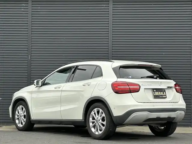メルセデス・ベンツ ＧＬＡ１８０ 茨城県 2017(平29)年 5.2万km カルサイトホワイト RSP /衝突軽減B /ACC /LKA /BSM /ナビ /TV /Bカメラ /BT /USB /ハーフレザーシート /シートヒーター　/パドルシフト　/ETC2.0　/パドルシフト /電動リアゲート /LEDヘッドライト /純正17インチAW　/前後ドラレコ /ルーフレール /禁煙車