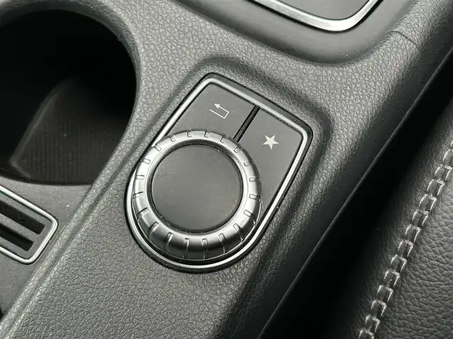 メルセデス・ベンツ ＧＬＡ１８０ 茨城県 2017(平29)年 5.2万km カルサイトホワイト RSP /衝突軽減B /ACC /LKA /BSM /ナビ /TV /Bカメラ /BT /USB /ハーフレザーシート /シートヒーター　/パドルシフト　/ETC2.0　/パドルシフト /電動リアゲート /LEDヘッドライト /純正17インチAW　/前後ドラレコ /ルーフレール /禁煙車