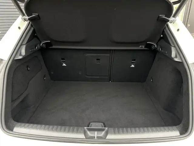 メルセデス・ベンツ ＧＬＡ１８０ 茨城県 2017(平29)年 5.2万km カルサイトホワイト RSP /衝突軽減B /ACC /LKA /BSM /ナビ /TV /Bカメラ /BT /USB /ハーフレザーシート /シートヒーター　/パドルシフト　/ETC2.0　/パドルシフト /電動リアゲート /LEDヘッドライト /純正17インチAW　/前後ドラレコ /ルーフレール /禁煙車