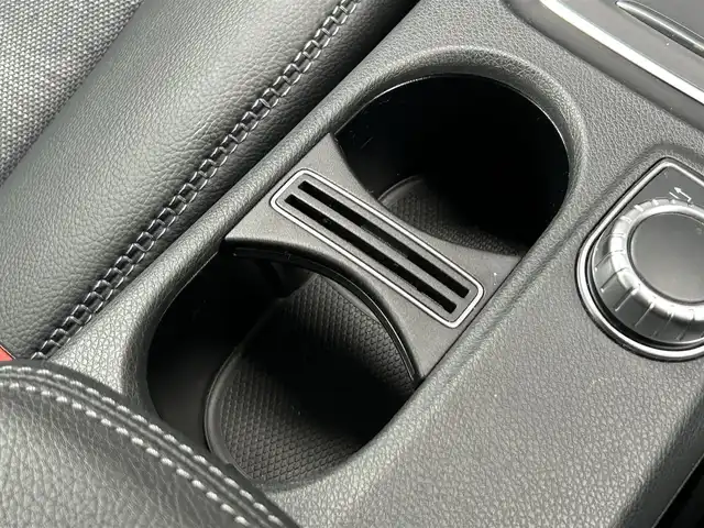 メルセデス・ベンツ ＧＬＡ１８０ 茨城県 2017(平29)年 5.2万km カルサイトホワイト RSP /衝突軽減B /ACC /LKA /BSM /ナビ /TV /Bカメラ /BT /USB /ハーフレザーシート /シートヒーター　/パドルシフト　/ETC2.0　/パドルシフト /電動リアゲート /LEDヘッドライト /純正17インチAW　/前後ドラレコ /ルーフレール /禁煙車