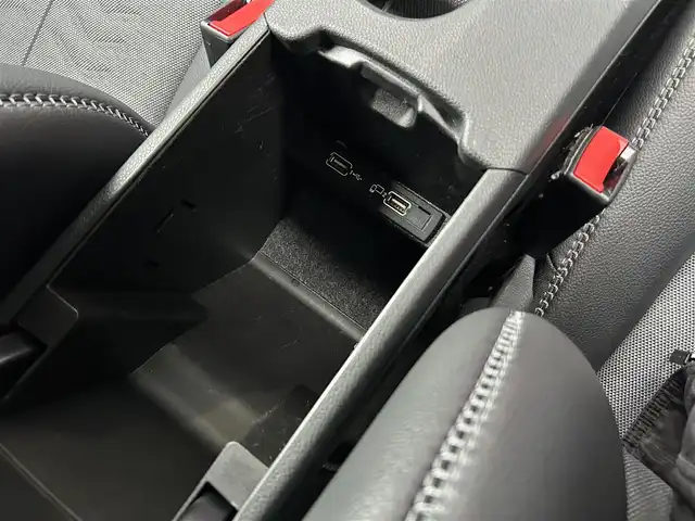 メルセデス・ベンツ ＧＬＡ１８０ 茨城県 2017(平29)年 5.2万km カルサイトホワイト RSP /衝突軽減B /ACC /LKA /BSM /ナビ /TV /Bカメラ /BT /USB /ハーフレザーシート /シートヒーター　/パドルシフト　/ETC2.0　/パドルシフト /電動リアゲート /LEDヘッドライト /純正17インチAW　/前後ドラレコ /ルーフレール /禁煙車