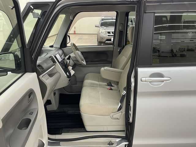 ダイハツ タント X SA 道央・札幌 2014(平26)年 9.5万km ブライトシルバーメタリック /4WD//純正ナビ：NMCK-W64D/（CD/SD/USB/ラジオ/ワンセグ）//片側パワースライドドア//横滑り防止装置//衝突被害軽減システム//アイドリングストップ//コーナーセンサー//プッシュスタート//オートライト//オートエアコン//電動格納ミラー//鉄ホイールスタッドレスタイヤ積込みあり