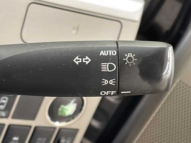 ダイハツ タント X SA 道央・札幌 2014(平26)年 9.5万km ブライトシルバーメタリック /4WD//純正ナビ：NMCK-W64D/（CD/SD/USB/ラジオ/ワンセグ）//片側パワースライドドア//横滑り防止装置//衝突被害軽減システム//アイドリングストップ//コーナーセンサー//プッシュスタート//オートライト//オートエアコン//電動格納ミラー//鉄ホイールスタッドレスタイヤ積込みあり