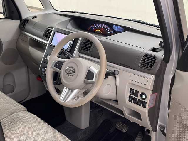 ダイハツ タント X SA 道央・札幌 2014(平26)年 9.5万km ブライトシルバーメタリック /4WD//純正ナビ：NMCK-W64D/（CD/SD/USB/ラジオ/ワンセグ）//片側パワースライドドア//横滑り防止装置//衝突被害軽減システム//アイドリングストップ//コーナーセンサー//プッシュスタート//オートライト//オートエアコン//電動格納ミラー//鉄ホイールスタッドレスタイヤ積込みあり