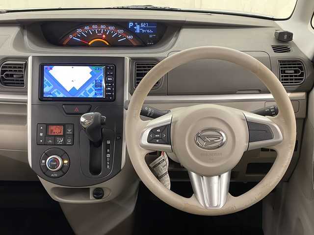 ダイハツ タント X SA 道央・札幌 2014(平26)年 9.5万km ブライトシルバーメタリック /4WD//純正ナビ：NMCK-W64D/（CD/SD/USB/ラジオ/ワンセグ）//片側パワースライドドア//横滑り防止装置//衝突被害軽減システム//アイドリングストップ//コーナーセンサー//プッシュスタート//オートライト//オートエアコン//電動格納ミラー//鉄ホイールスタッドレスタイヤ積込みあり