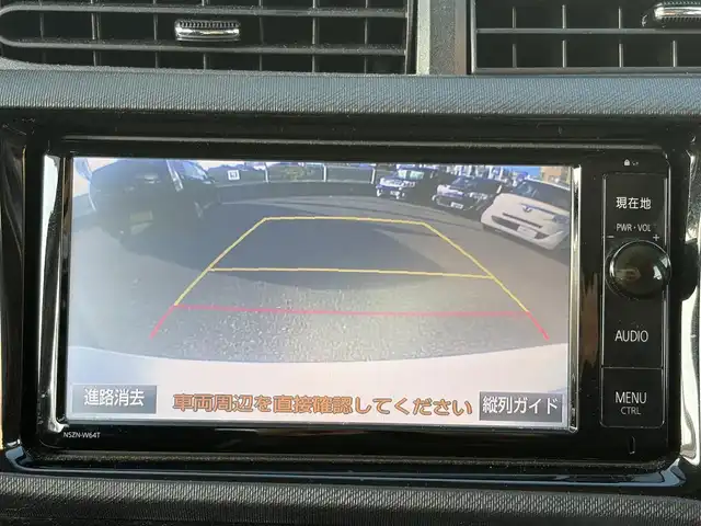 トヨタ アクア G G’s 兵庫県 2015(平27)年 10.5万km ホワイトパールクリスタルシャイン (株)IDOMが運営する【じしゃロン神戸名谷店】の自社ローン専用車両になりますこちらは現金またはオートローンご利用時の価格です。自社ローンご希望の方は別途その旨お申付け下さい。フルセグテレビ/バックカメラ/ウィンカーミラー/クルーズコントロール/ドアバイザー/プッシュスタート/ETC/カーボンボンネット調フィルム/F左右シートヒーター/デジタルインナーミラー