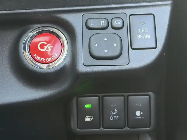 トヨタ アクア G G’s 兵庫県 2015(平27)年 10.5万km ホワイトパールクリスタルシャイン (株)IDOMが運営する【じしゃロン神戸名谷店】の自社ローン専用車両になりますこちらは現金またはオートローンご利用時の価格です。自社ローンご希望の方は別途その旨お申付け下さい。フルセグテレビ/バックカメラ/ウィンカーミラー/クルーズコントロール/ドアバイザー/プッシュスタート/ETC/カーボンボンネット調フィルム/F左右シートヒーター/デジタルインナーミラー