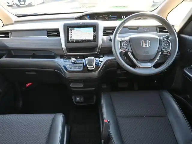 ホンダ フリード ハイブリット G ホンダセンシング 千葉県 2020(令2)年 5.6万km クリスタルブラックパール ホンダセンシング/・衝突軽減ブレーキ（CMBS）/・車線維持支援システム（LKAS）/・アダプティブクルーズコントロール（ACC）/・後方誤発進抑制機能/・誤発進抑制機能/両側パワースライドドア/ハーフレザーシート/前席シートヒーター/純正SDナビ/地デジTV/【DVD/CD再生機能　Bluetooth接続】/バックカメラ/ドライブレコーダー（前後撮影）/革巻きステアリング/ETC/LEDヘッドライト/ウインカーミラー/リアコーナーセンサー/純正15インチアルミホイル/Honda スマートキー