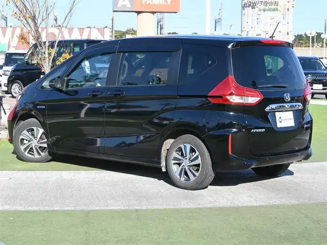 ホンダ フリード ハイブリット G ホンダセンシング 千葉県 2020(令2)年 5.6万km クリスタルブラックパール ホンダセンシング/・衝突軽減ブレーキ（CMBS）/・車線維持支援システム（LKAS）/・アダプティブクルーズコントロール（ACC）/・後方誤発進抑制機能/・誤発進抑制機能/両側パワースライドドア/ハーフレザーシート/前席シートヒーター/純正SDナビ/地デジTV/【DVD/CD再生機能　Bluetooth接続】/バックカメラ/ドライブレコーダー（前後撮影）/革巻きステアリング/ETC/LEDヘッドライト/ウインカーミラー/リアコーナーセンサー/純正15インチアルミホイル/Honda スマートキー