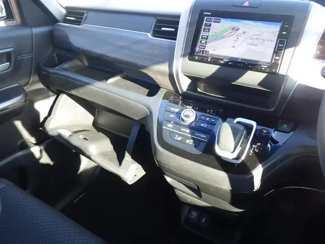 ホンダ フリード ハイブリット G ホンダセンシング 千葉県 2020(令2)年 5.6万km クリスタルブラックパール ホンダセンシング/・衝突軽減ブレーキ（CMBS）/・車線維持支援システム（LKAS）/・アダプティブクルーズコントロール（ACC）/・後方誤発進抑制機能/・誤発進抑制機能/両側パワースライドドア/ハーフレザーシート/前席シートヒーター/純正SDナビ/地デジTV/【DVD/CD再生機能　Bluetooth接続】/バックカメラ/ドライブレコーダー（前後撮影）/革巻きステアリング/ETC/LEDヘッドライト/ウインカーミラー/リアコーナーセンサー/純正15インチアルミホイル/Honda スマートキー