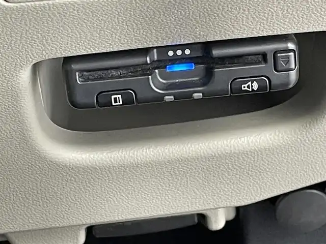 ダイハツ キャスト スタイル G ターボ VS SAⅢ 群馬県 2020(令2)年 4.3万km ファイアークォーツレッドM 純正８インチナビ　アラウンドビューモニター　シートヒーター　ＥＴＣ２．０　純正ドラレコ　アイドリングストップ　オートハイビーム　オートライト　純正アルミホイール　ＨＤＭＩ入力　純正フロアマット　禁煙車