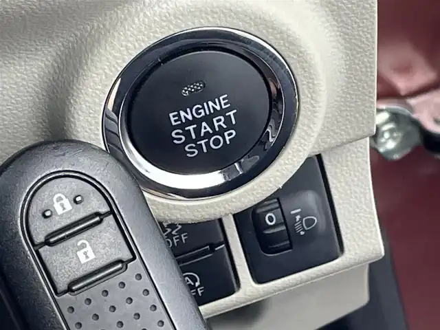 ダイハツ キャスト スタイル G ターボ VS SAⅢ 群馬県 2020(令2)年 4.3万km ファイアークォーツレッドM 純正８インチナビ　アラウンドビューモニター　シートヒーター　ＥＴＣ２．０　純正ドラレコ　アイドリングストップ　オートハイビーム　オートライト　純正アルミホイール　ＨＤＭＩ入力　純正フロアマット　禁煙車