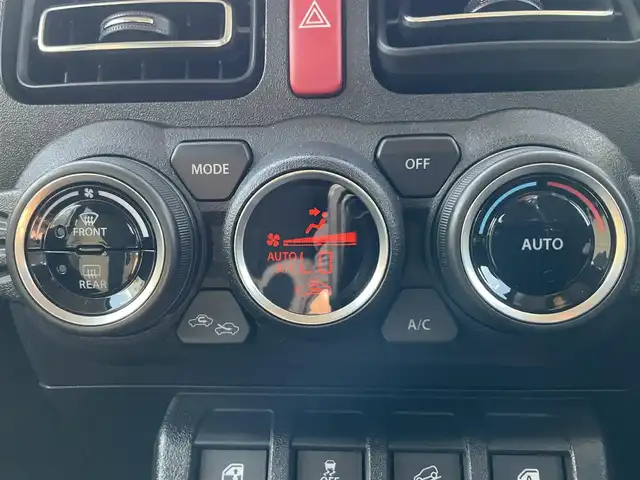 スズキ ジムニー シエラ JC 滋賀県 2024(令6)年 1.2万km ミディアムグレー ワンオーナー /車検令和9年5月まで/パートタイム4WD/純正LEDヘッドライト/・フォグランプ/RAYS16インチアルミホイール/（TEAM DAYTONA)スペア同ホイール/TOYO OPEN COUNTRY A/T スペア同タイヤ/純正フロントコーナーセンサー/純正8インチナビゲーション（CN-HZ895）/・フルセグTV/・FM/・CD/DVD/・Bluetooth/バックカメラ/純正ビルトインETC/純正前後ドライブレコーダー（ナビ連動）/前席シートヒーター/クルーズコントロール/純正フロアマット/スペアキー/取扱説明書/保証書/