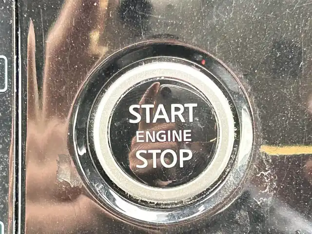 日産 セレナ ハイウェイスター V 岡山県 2020(令2)年 8.1万km ブリリアントホワイトパール 登録時走行距離80270km/社外10インチナビ/フルセグTV(AM.FM.CD.DVD.TV.BT)/フリップダウンモニター/両側パワースライドドア/ハンズフリーパワースライドドア/アラウンドビューモニター/ETC/ブラインドスポットモニター/クリアランスソナー/衝突軽減ブレーキ/横滑り防止装置/クルーズコントロール/アダプティブLEDヘッドライト/アイドリングストップ/16インチ純正AW/フロアマット