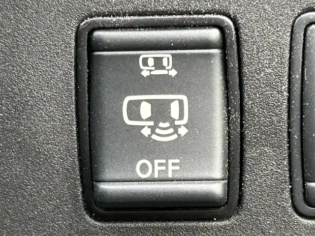 日産 セレナ ハイウェイスター V 岡山県 2020(令2)年 8.1万km ブリリアントホワイトパール 登録時走行距離80270km/社外10インチナビ/フルセグTV(AM.FM.CD.DVD.TV.BT)/フリップダウンモニター/両側パワースライドドア/ハンズフリーパワースライドドア/アラウンドビューモニター/ETC/ブラインドスポットモニター/クリアランスソナー/衝突軽減ブレーキ/横滑り防止装置/クルーズコントロール/アダプティブLEDヘッドライト/アイドリングストップ/16インチ純正AW/フロアマット