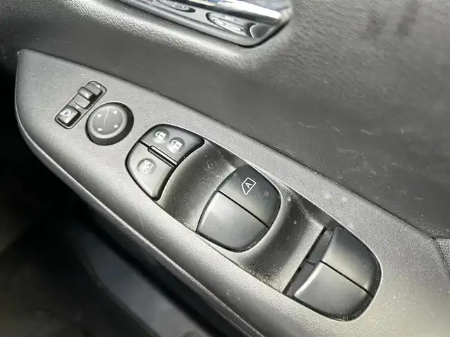 日産 セレナ ハイウェイスター V 岡山県 2020(令2)年 8.1万km ブリリアントホワイトパール 登録時走行距離80270km/社外10インチナビ/フルセグTV(AM.FM.CD.DVD.TV.BT)/フリップダウンモニター/両側パワースライドドア/ハンズフリーパワースライドドア/アラウンドビューモニター/ETC/ブラインドスポットモニター/クリアランスソナー/衝突軽減ブレーキ/横滑り防止装置/クルーズコントロール/アダプティブLEDヘッドライト/アイドリングストップ/16インチ純正AW/フロアマット