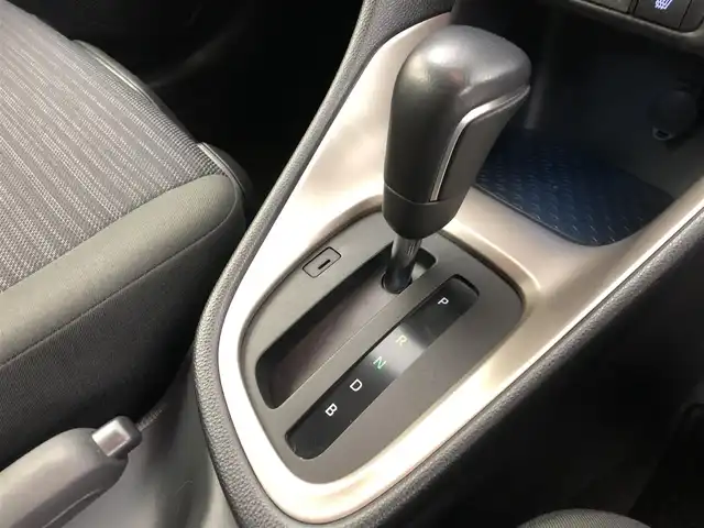 トヨタ ヤリス ハイブリッド Z 愛知県 2020(令2)年 2.4万km ブラック/コーラルクリスタルシャイン 純正ナビ/（ラジオ/Bluetooth/USB）/バックカメラ/ETC2.0/ドラレコ/トヨタセーフティセンス/・レーダークルーズコントロール/・プリクラッシュセーフティ/・レーンディパーチャーアラート/・オートライト/・クリアランスソナー/運転席助手席シートヒーター/ステアスイッチ/ドアバイザー/電格ミラー/純正フロアマット