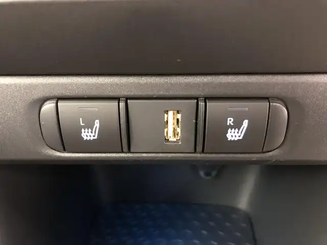 トヨタ ヤリス ハイブリッド Z 愛知県 2020(令2)年 2.4万km ブラック/コーラルクリスタルシャイン 純正ナビ/（ラジオ/Bluetooth/USB）/バックカメラ/ETC2.0/ドラレコ/トヨタセーフティセンス/・レーダークルーズコントロール/・プリクラッシュセーフティ/・レーンディパーチャーアラート/・オートライト/・クリアランスソナー/運転席助手席シートヒーター/ステアスイッチ/ドアバイザー/電格ミラー/純正フロアマット