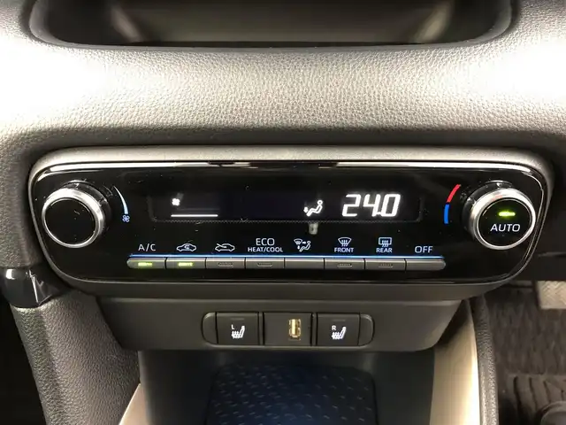 トヨタ ヤリス ハイブリッド Z 愛知県 2020(令2)年 2.4万km ブラック/コーラルクリスタルシャイン 純正ナビ/（ラジオ/Bluetooth/USB）/バックカメラ/ETC2.0/ドラレコ/トヨタセーフティセンス/・レーダークルーズコントロール/・プリクラッシュセーフティ/・レーンディパーチャーアラート/・オートライト/・クリアランスソナー/運転席助手席シートヒーター/ステアスイッチ/ドアバイザー/電格ミラー/純正フロアマット