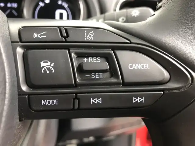 トヨタ ヤリス ハイブリッド Z 愛知県 2020(令2)年 2.4万km ブラック/コーラルクリスタルシャイン 純正ナビ/（ラジオ/Bluetooth/USB）/バックカメラ/ETC2.0/ドラレコ/トヨタセーフティセンス/・レーダークルーズコントロール/・プリクラッシュセーフティ/・レーンディパーチャーアラート/・オートライト/・クリアランスソナー/運転席助手席シートヒーター/ステアスイッチ/ドアバイザー/電格ミラー/純正フロアマット