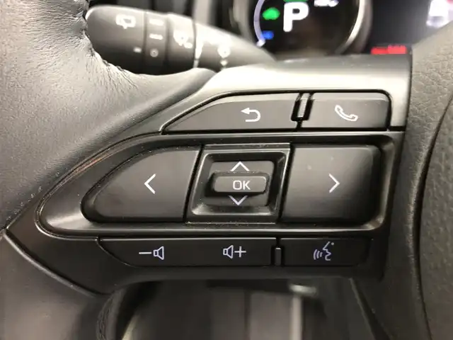 トヨタ ヤリス ハイブリッド Z 愛知県 2020(令2)年 2.4万km ブラック/コーラルクリスタルシャイン 純正ナビ/（ラジオ/Bluetooth/USB）/バックカメラ/ETC2.0/ドラレコ/トヨタセーフティセンス/・レーダークルーズコントロール/・プリクラッシュセーフティ/・レーンディパーチャーアラート/・オートライト/・クリアランスソナー/運転席助手席シートヒーター/ステアスイッチ/ドアバイザー/電格ミラー/純正フロアマット