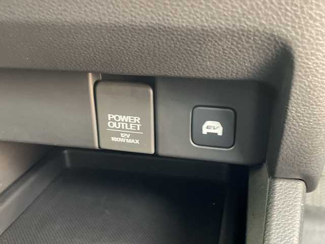 ホンダ オデッセイ ハイブリッド アブソルートセンシングEXパック 鹿児島県 2017(平29)年 4.1万km プレミアムヴィーナスブラックP ホンダセンシング/・アダプティブクルーズコントロール/・衝突軽減ブレーキ/・LKAS/・ロードサインアシスト/・先行車発進お知らせ機能/純正フリップダウンモニター　/純正８インチナビ　/バックカメラ　/オートハイビーム　/ＬＥＤヘッドライト　/ブラインドスポットモニター/パワーシート/AC1500W/ウェルカムライト/純正ラバーフロアマット/サンシェード/アクティブコーナリングライト/ETC