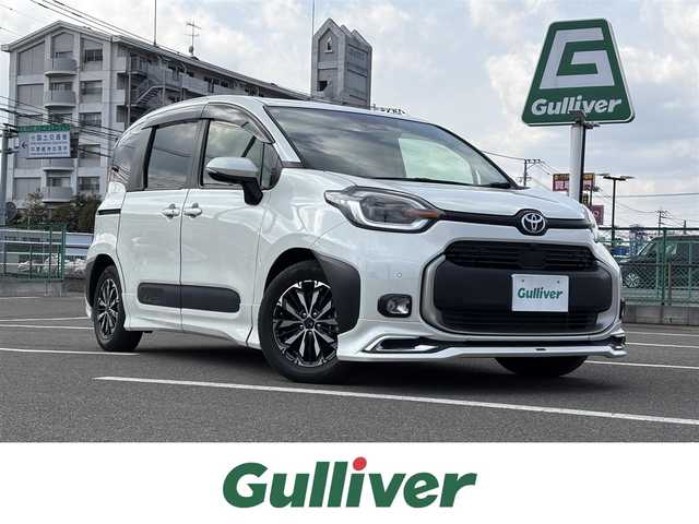 トヨタ シエンタ Z 長崎県 2022(令4)年 6.2万km ホワイトパールクリスタルシャイン /禁煙車//衝突軽減ブレーキ//10.5型メーカーオプションナビ/・Bluetooth/フルセグ/USB//モデリスタエアロパーツ//モデリスタ１５インチアルミホイール//モデリスタマフラー//全方位カメラ//追従走行機能付クルーズコントロール//両側パワースライドドア//後席サーキュレーター//前席シートヒーター//ステアリングヒーター//ビルトインETC//LEDヘッドライト//前後コーナーセンサー//レーンキープアシスト//横滑り防止機能//オートマチックハイビーム//オートライト//ステアリングスイッチ//ウインカーミラー//レザー調シートカバー//保証書有//スペアキー有【スマートキー】