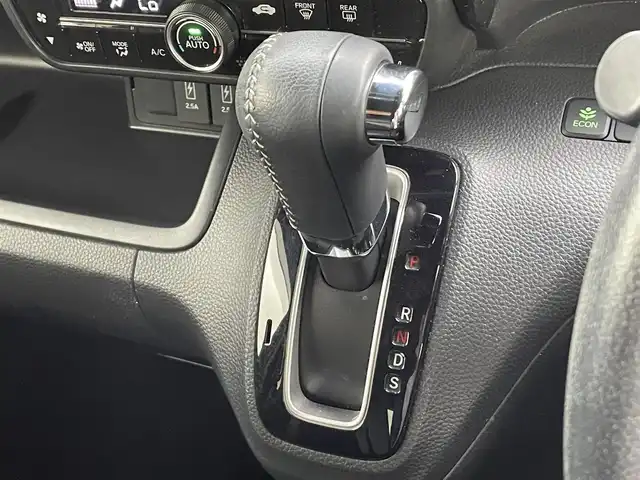 ホンダ Ｎ ＢＯＸ カスタム G L ターボ ホンダセンシング 熊本県 2019(令1)年 5.4万km クリスタルブラックパール 社外ナビフルセグTV BT CD AM FM/無限マフラー/両側パワースライドドア/バックカメラ/ビルトインETC/前席シートヒーター/無限エアロ（F・S・R）/ホンダセンシング/・衝突軽減ブレーキ/・アダブティブクルーズコントロール/・オートマチックハイビーム/・先行車発進お知らせ/・路外逸脱制御機能/・車線維持支援システム/・標識認識システム/横滑り防止/アイドリングストップ/ハーフレザーシート/純正フロアマット/純正AW/パドルシフト/ステアリングリモコン/オートライト/オートマチックハイビーム/LEDヘッドライト/スマートキー/プッシュスタート