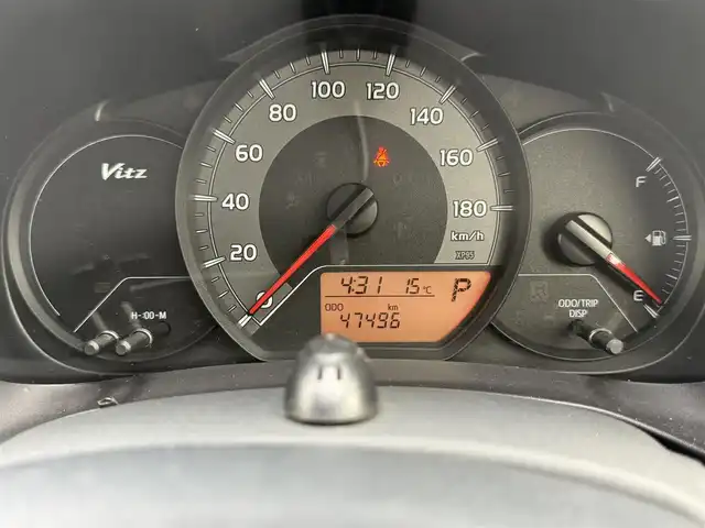 トヨタ ヴィッツ F 道南・函館 2018(平30)年 4.8万km シルバーM ・4WD/・寒冷地仕様/・社外オーディオ/BT/・バックカメラ/・社外エンジンスターター/・プリクラッシュセーフティ/・レーンディパーチャーアラート/・オートマチックハイビーム/・ワイパーデアイサー/・ETC/・キーレス/・ドアバイザー/・横滑り防止/・夏タイヤ14インチホイル積込