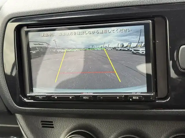 トヨタ ヴィッツ F 道南・函館 2018(平30)年 4.8万km シルバーM ・4WD/・寒冷地仕様/・社外オーディオ/BT/・バックカメラ/・社外エンジンスターター/・プリクラッシュセーフティ/・レーンディパーチャーアラート/・オートマチックハイビーム/・ワイパーデアイサー/・ETC/・キーレス/・ドアバイザー/・横滑り防止/・夏タイヤ14インチホイル積込