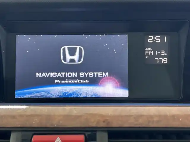 ホンダ エリシオン プレステージ SG HDDナビ 佐賀県 2007(平19)年 19万km ブルーイッシュホワイトパール 純正8型ナビ/（ＡＭ/ＦＭ/CD/DVD）/バックカメラ/クルーズコントロール/両側パワースライドドア/コーナーセンサー/ビルトインETC/HIDヘッドライト/盗難防止装置/レーダー探知機/スマートキー/スペアキー有/純正フロアマット/純正17インチアルミホイール	/ステアリングスイッチ/電動格納ミラー/ドアバイザー