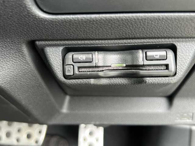 スバル レヴォーグ 1．8STIスポーツ EX 愛知県 2022(令4)年 3.7万km クリスタルホワイトP 登録時走行距離37348キロ/純正ナビゲーション/(Bluetooth/USB入力/AUX/iPod/AMFMラジオ)/バックカメラ/サイド、フロントビューカメラ/純正エアロ/AME STEINER SUPERIORITYホイール/純正タイヤあり/サンルーフ/運転席、助手席パワーシート/運転席、助手席シートヒーター/パワーバックドア/ビークルダイナミクスコントロールシステム/オートビークルホールド/プリクラッシュブレーキ/後退時ブレーキアシスト/追従式クルーズコントロール/レーンキープアシスト/後側方警戒支援システム/ステアリング連動ヘッドランプ/オートハイビーム/ETC/ワンオーナー/取扱説明書